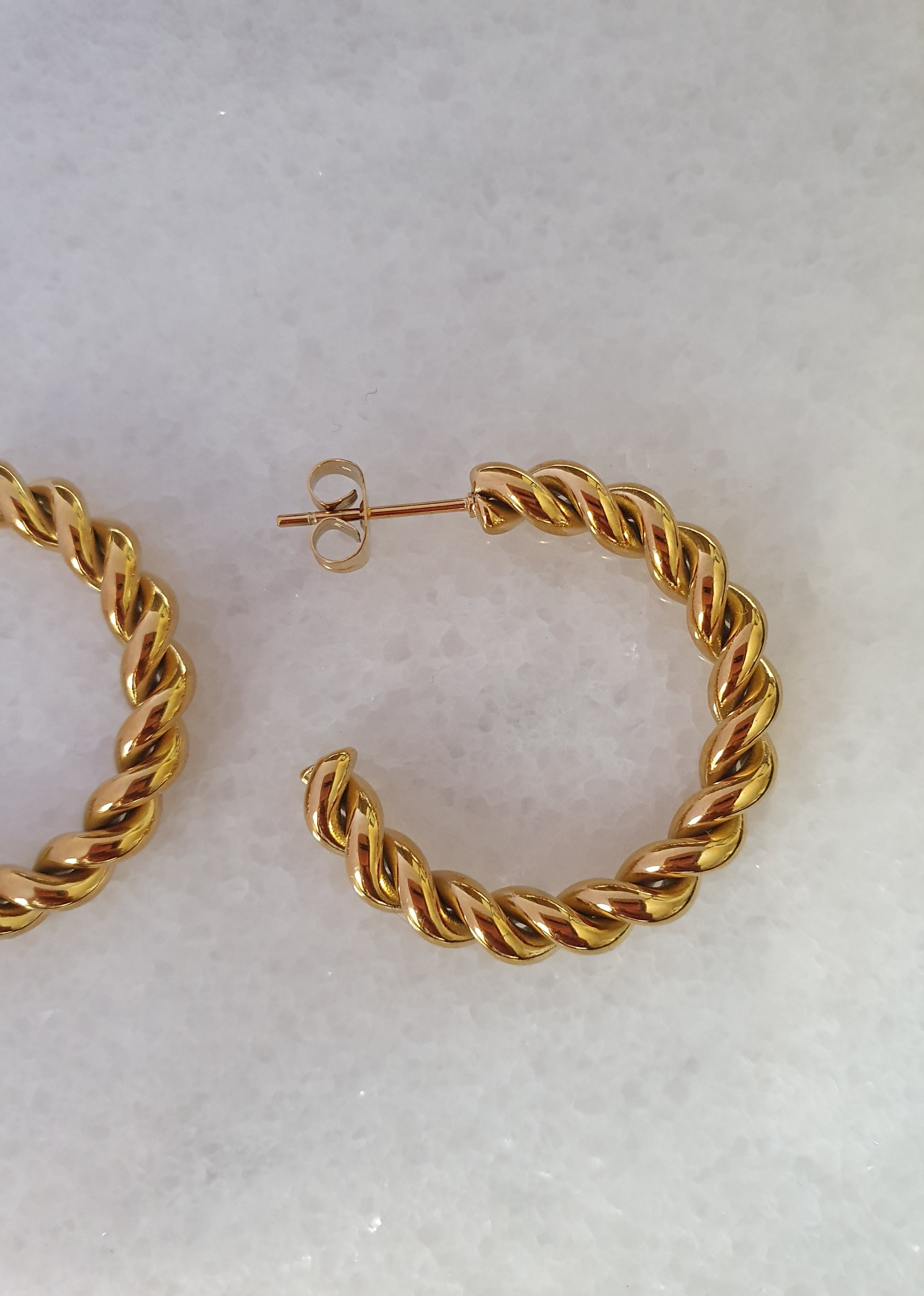 Indy twist hoops