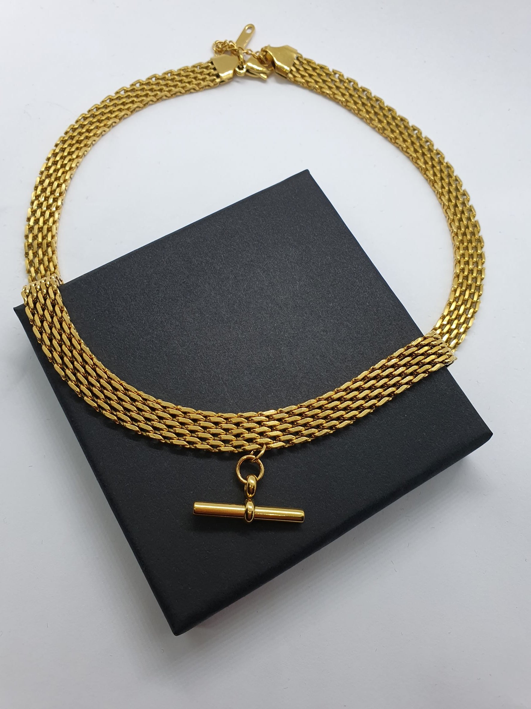 T-Bar mesh necklace