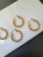 Afbeelding in Gallery-weergave laden, Zhora twist hoops
